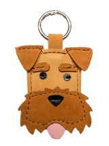 Llavero Airdale Terrier
